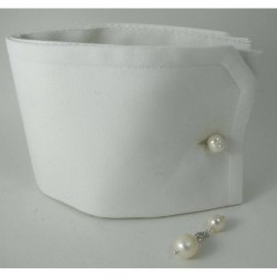 Cufflinks with 1st quality white freshwater pearls in two sizes. Nickel free