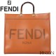 【FENDI】SUNSHINE LARGE ブラックレザーバック