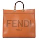 【FENDI】SUNSHINE LARGE ブラックレザーバック