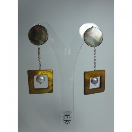 Earrings with mother of pearl and pearls