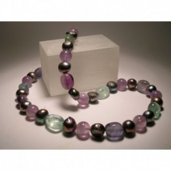 Necklace with grey freshwater pearls, amethyst and fluorite