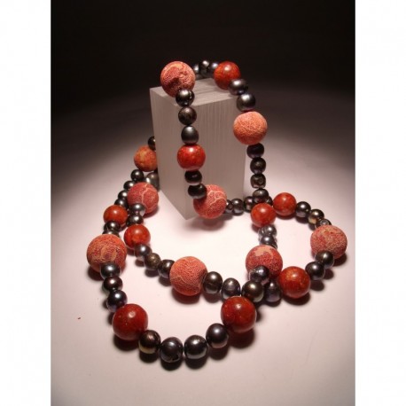 Two strands necklace with grey pearls and madrepora