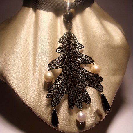 Metal leaf pendant with onyx and pearls