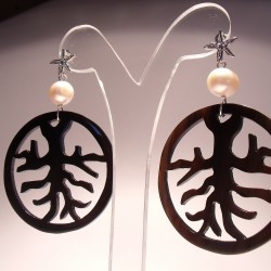 Silver earrings with horn and pearls